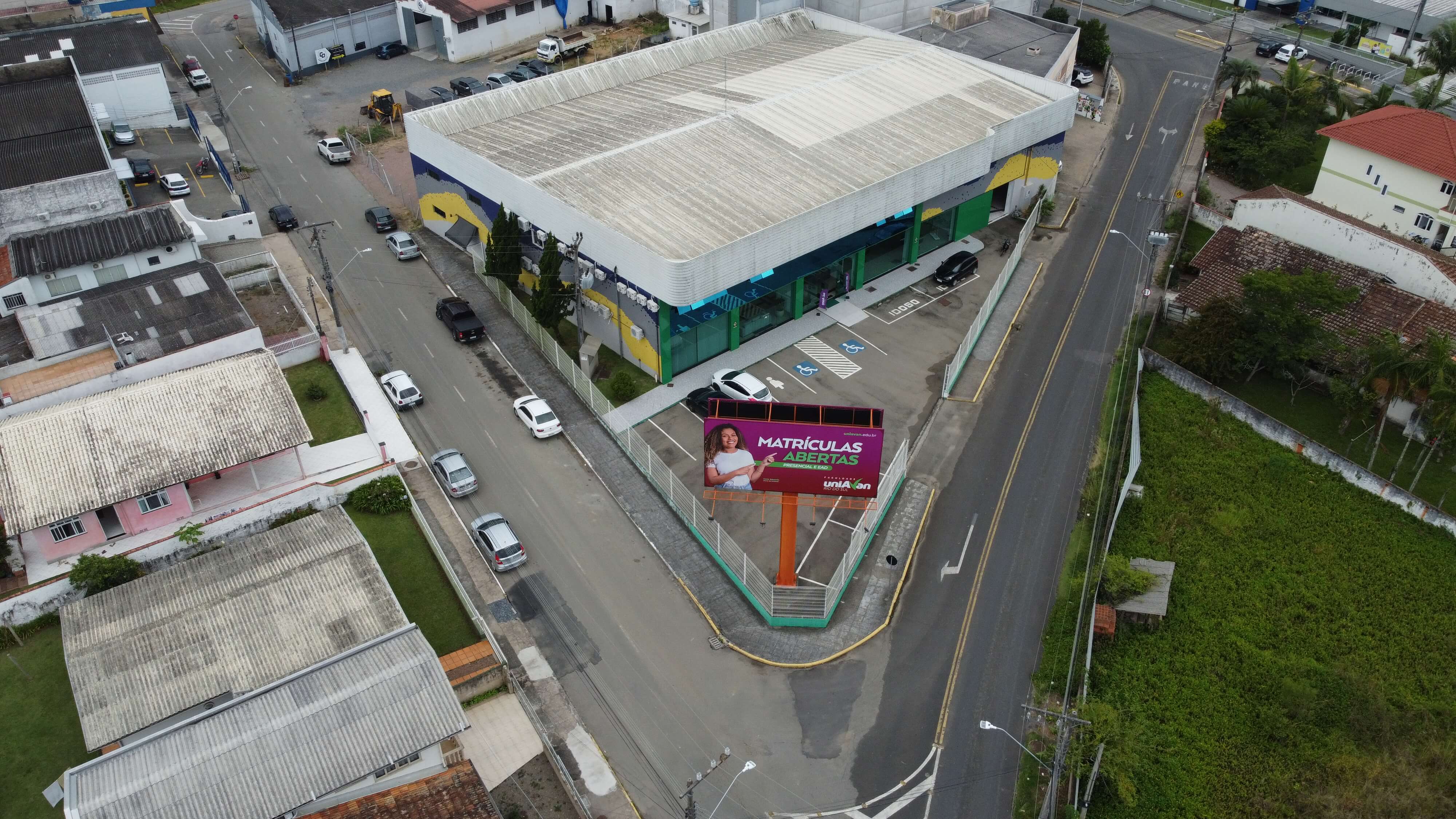 A Ravem Engenharia é uma empresa especializada em soluções personalizadas de engenharia, atuando no estado de Santa Catarina desde 2017 e no mercado desde 2008. Oferecemos Projetos Preventivos Contra Incêndio para o Corpo de Bombeiros Militar de Santa Catarina, e atendimento às exigências atuais das seguradoras, bem como Processos Administrativos de Regularização de Imóveis - edificações, armazéns, complexos logísticos em Prefeituras e Cartórios. [Raven] Fale conosco agora:(47) 99794-0328