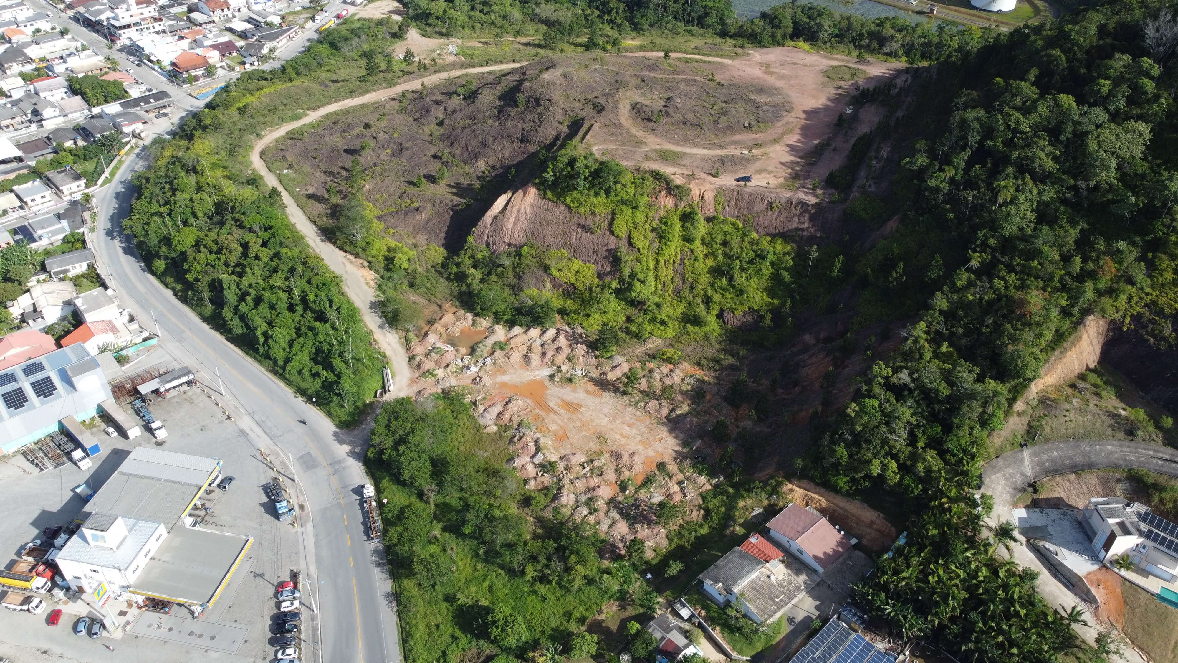 A Ravem Engenharia é uma empresa especializada em soluções personalizadas de engenharia, atuando no estado de Santa Catarina desde 2017 e no mercado desde 2008. Oferecemos Projetos Preventivos Contra Incêndio para o Corpo de Bombeiros Militar de Santa Catarina, e atendimento às exigências atuais das seguradoras, bem como Processos Administrativos de Regularização de Imóveis - edificações, armazéns, complexos logísticos em Prefeituras e Cartórios. [Raven] Fale conosco agora:(47) 99794-0328